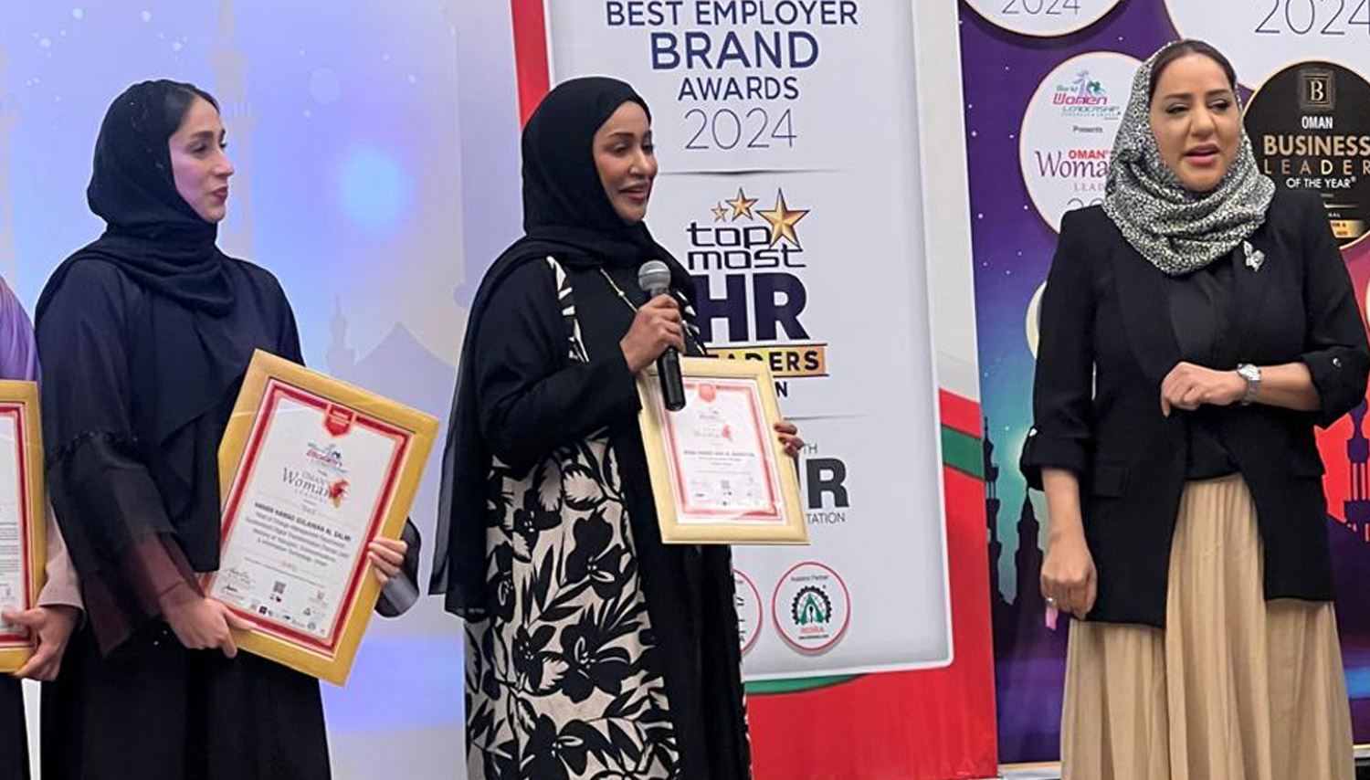 Muna Al Mahrouqi Honored with the Women Super Achiever Award—Oman