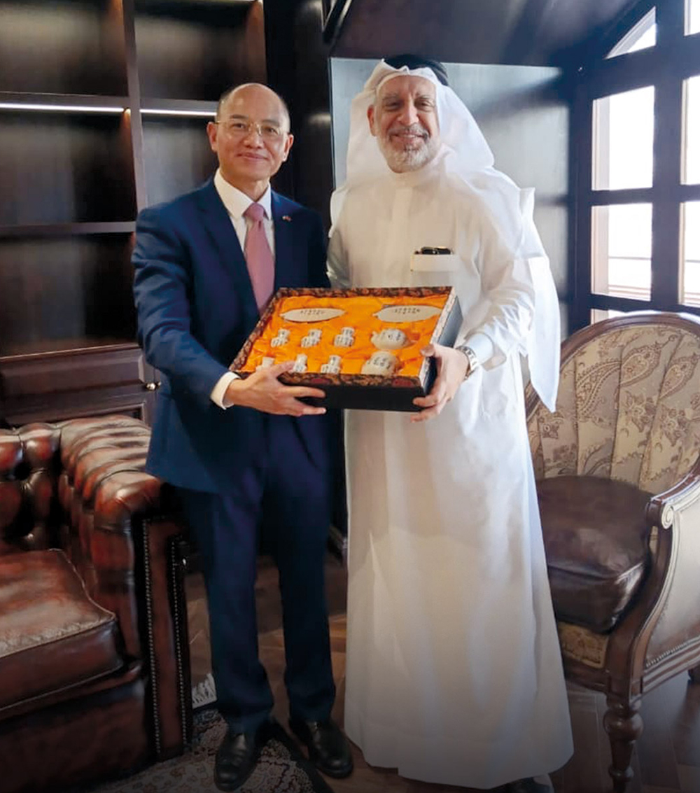 The Kanoo Group Welcomes Chinese Ambassador in High-Level Courtesy Meeting at Dubai Headquarters