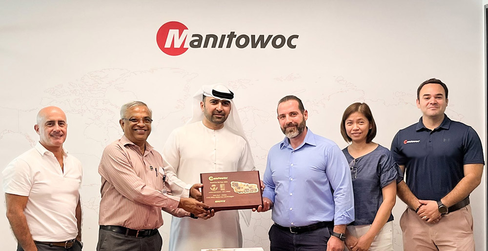Kanoo Machinery-UAE Recognized for Outstanding Team Efforts and Secures Best Deal 2023 Award for Grove Cranes from The Manitowoc Company